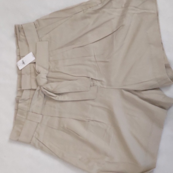 New BR High Waist Shorts Size 6 - Picture 2 of 7